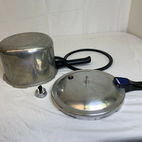 Vintage Mirro Aluminum Pressure Cooker 4.2 Quart - Picture 5 of 5